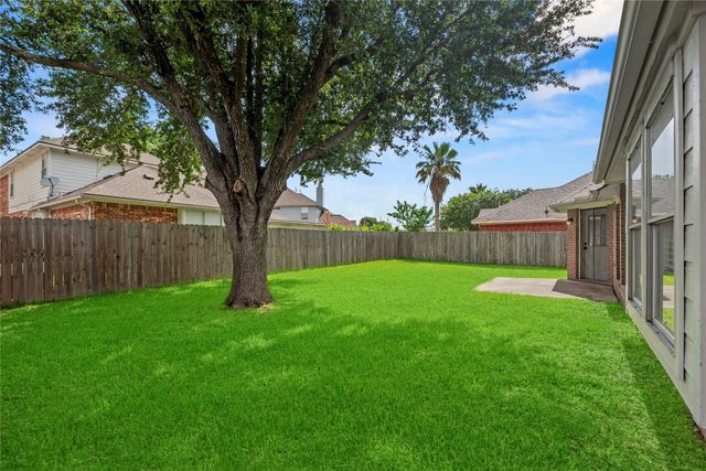 210 Leisure Drive, Stafford, TX 77477