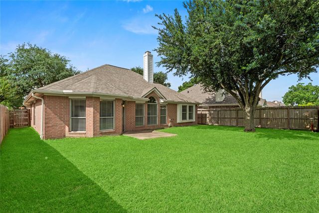 210 Leisure Drive, Stafford, TX 77477
