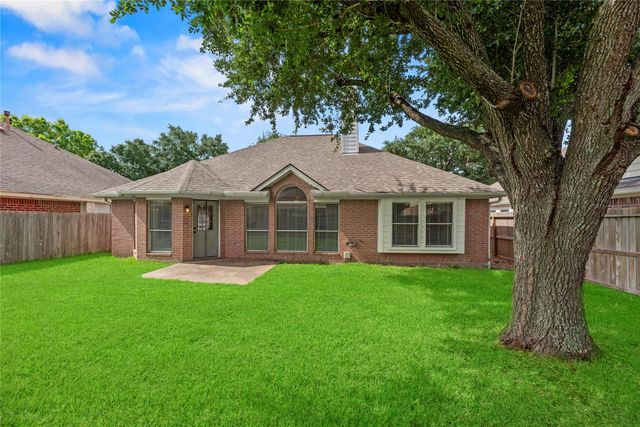 210 Leisure Drive, Stafford, TX 77477