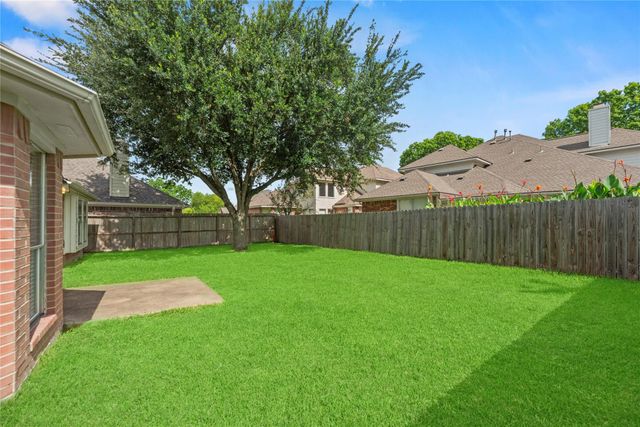 210 Leisure Drive, Stafford, TX 77477