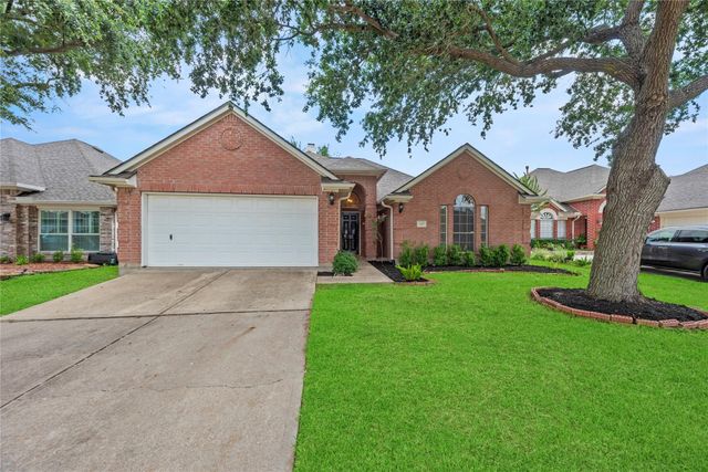 210 Leisure Drive, Stafford, TX 77477