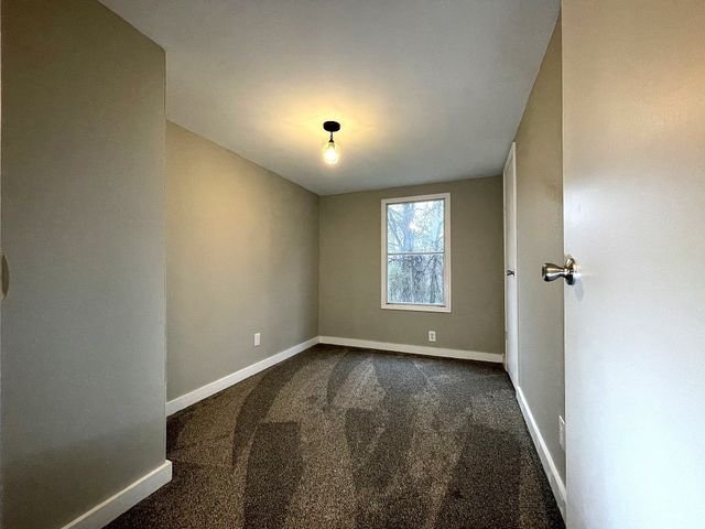 303 Conger St, Cumberland City, TN 37050