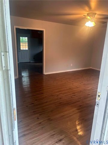 1105 Tabb Ave, Hopewell, VA 23860