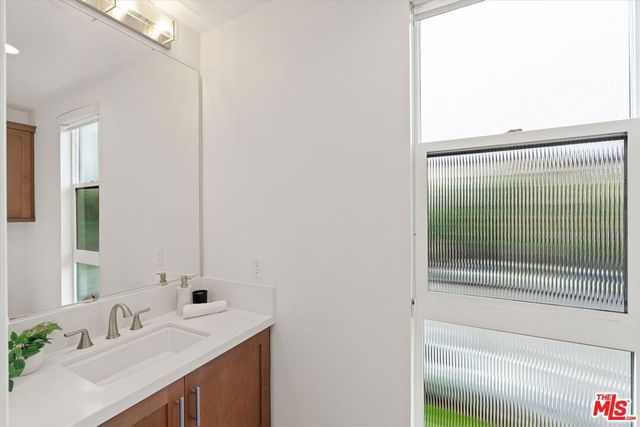5850 Mcconnell Avenue 1, Playa Vista, CA 90094