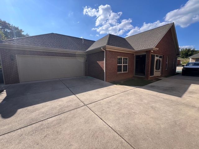 116 Riley Cir, Fayetteville, TN 37334