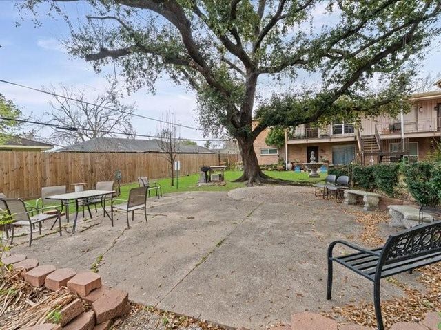 8110 Albacore Drive 12, Houston, TX 77074