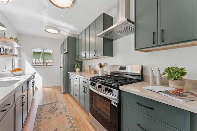 584 Martin St, Oakland, CA 94609