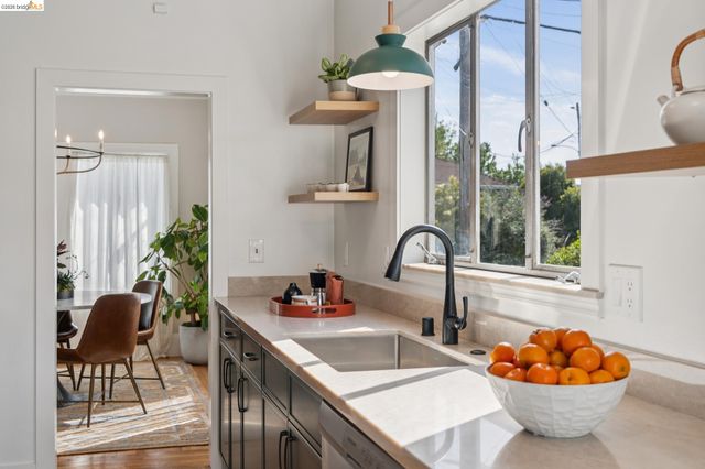 584 Martin St, Oakland, CA 94609
