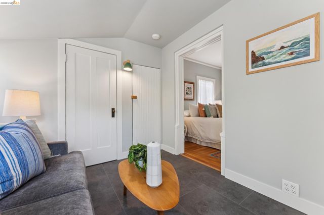 584 Martin St, Oakland, CA 94609