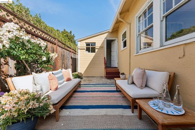 584 Martin St, Oakland, CA 94609
