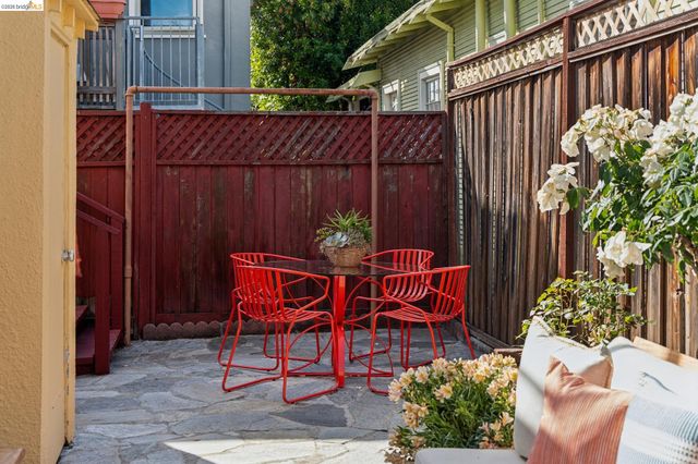 584 Martin St, Oakland, CA 94609