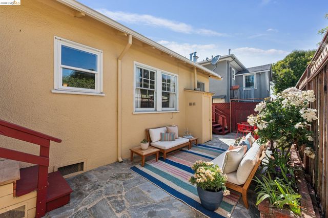 584 Martin St, Oakland, CA 94609