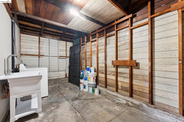 584 Martin St, Oakland, CA 94609