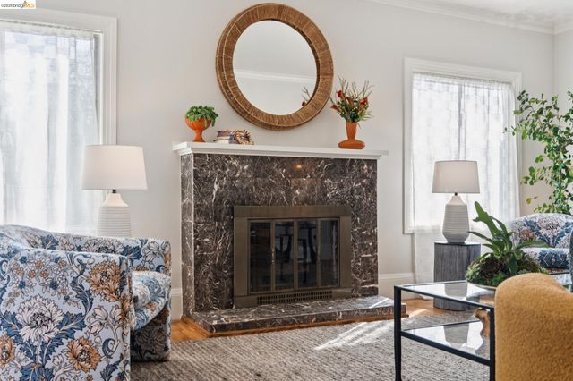 584 Martin St, Oakland, CA 94609