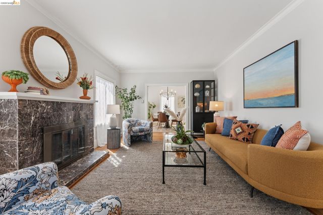 584 Martin St, Oakland, CA 94609