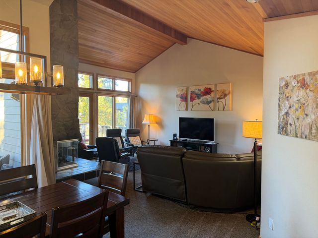 17926 Playoff Lane 3, Sunriver, OR 97707