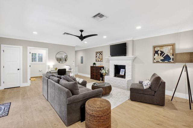 23 Dixie Boulevard, Delray Beach, FL 33444