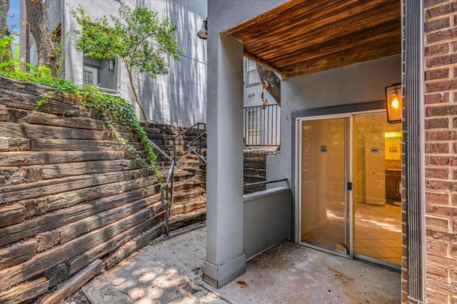 700 S 1ST ST 103, Austin, TX 78704