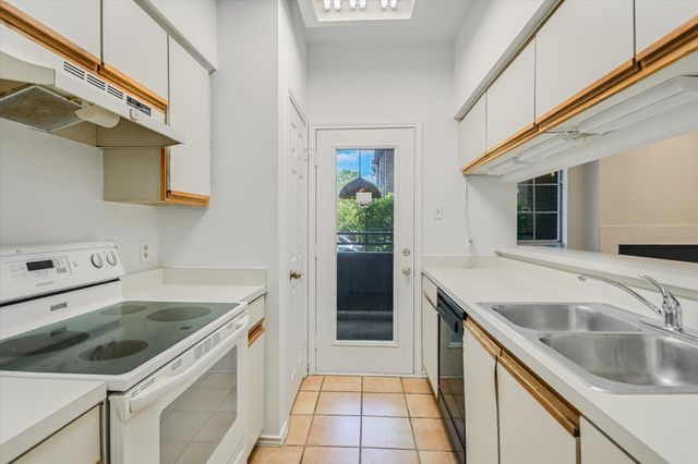 700 S 1ST ST 103, Austin, TX 78704