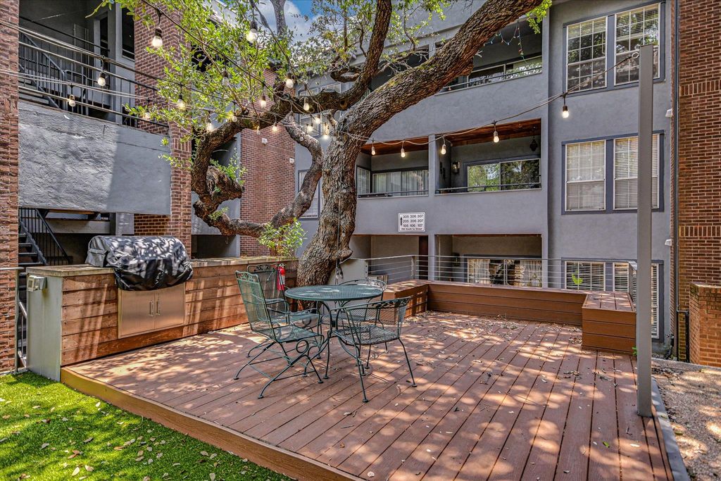 700 S 1ST ST 103, Austin, TX 78704