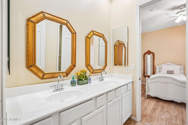 3969 E NAVIGATOR Lane, Phoenix, AZ 85050