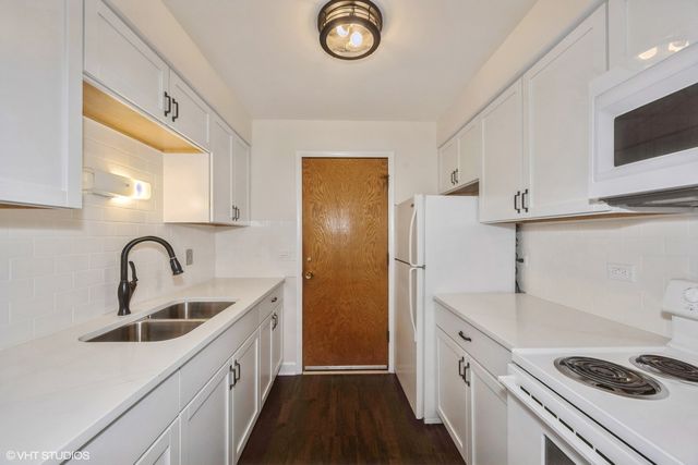 5102 N Leonard Drive 2B, Norridge, IL 60706