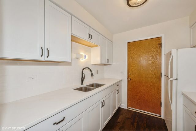 5102 N Leonard Drive 2B, Norridge, IL 60706