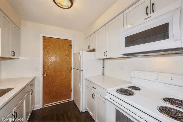 5102 N Leonard Drive 2B, Norridge, IL 60706