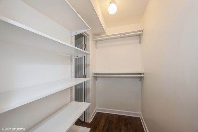 5102 N Leonard Drive 2B, Norridge, IL 60706