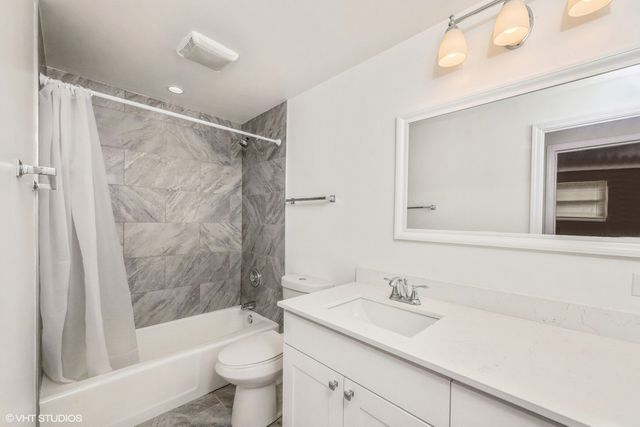 5102 N Leonard Drive 2B, Norridge, IL 60706