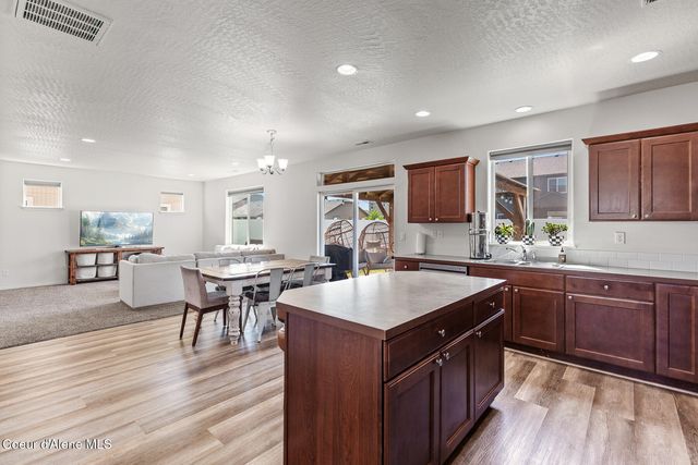 6104 W Alliance ST, Rathdrum, ID 83858