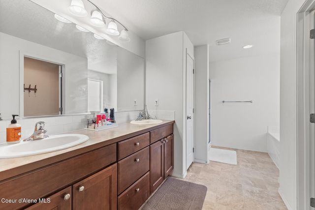 6104 W Alliance ST, Rathdrum, ID 83858