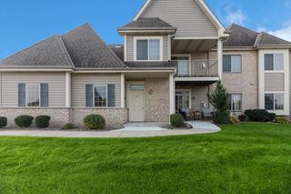 1349 Rose COURT #62, Waukesha, WI 53186