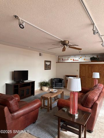 4015 Senna Drive, Las Cruces, NM 88011
