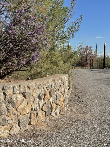 4015 Senna Drive, Las Cruces, NM 88011