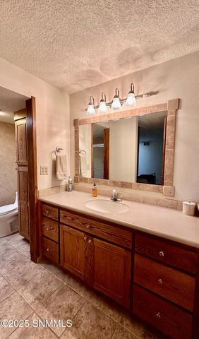 4015 Senna Drive, Las Cruces, NM 88011