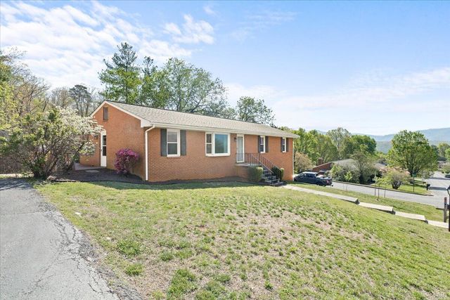 403 Ingal BLVD, Salem, VA 24153
