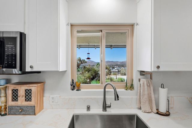 57530 Warren Way, Yucca Valley, CA 92284
