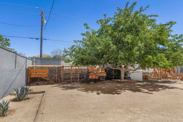 57530 Warren Way, Yucca Valley, CA 92284