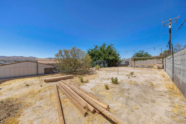 57530 Warren Way, Yucca Valley, CA 92284