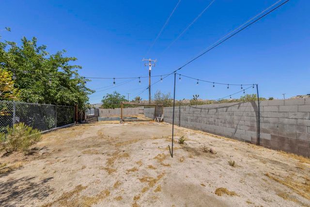 57530 Warren Way, Yucca Valley, CA 92284
