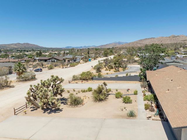 57530 Warren Way, Yucca Valley, CA 92284