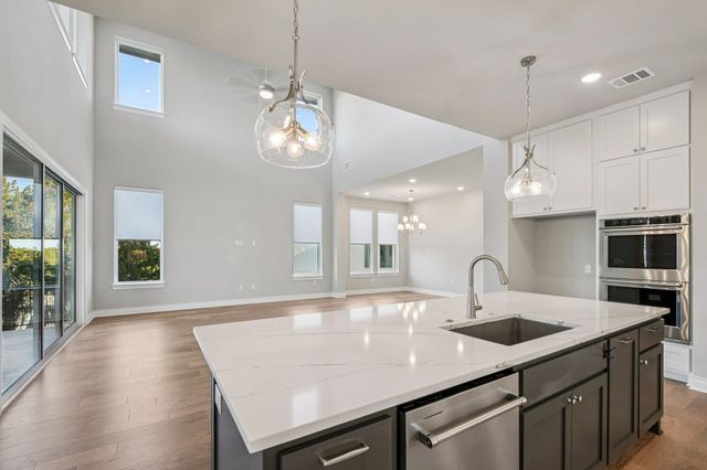 19500 Tranquility Falls PATH, Lago Vista, TX 78645