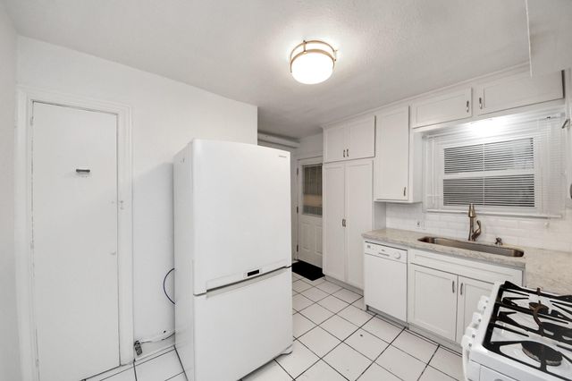 2332 Sheridan St B, Houston, TX 77030