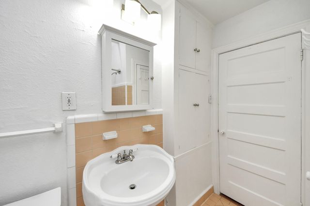 2332 Sheridan St B, Houston, TX 77030