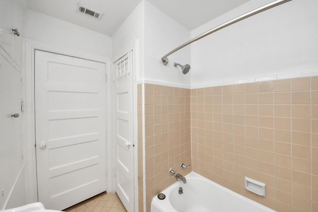 2332 Sheridan St B, Houston, TX 77030