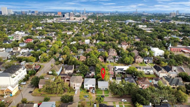 2332 Sheridan St B, Houston, TX 77030