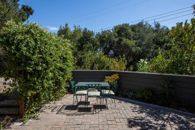 411 Glenwood Avenue, Woodside, CA 94062