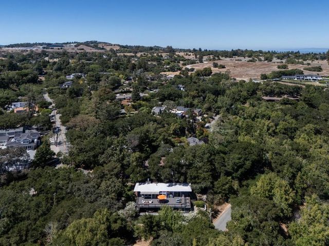 411 Glenwood Avenue, Woodside, CA 94062