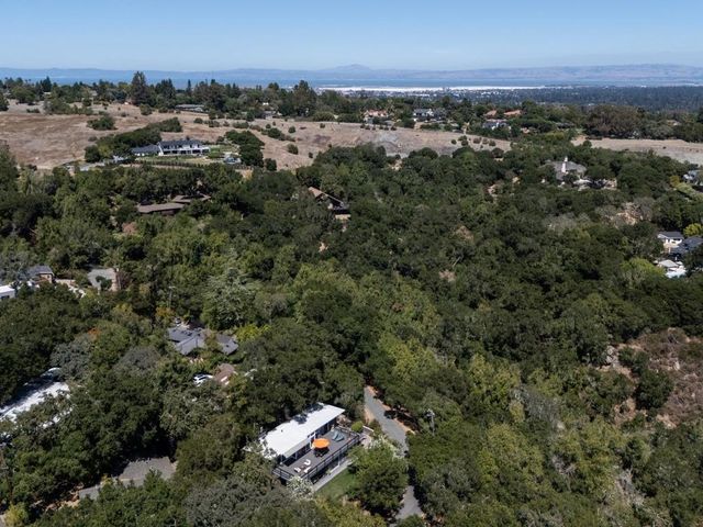 411 Glenwood Avenue, Woodside, CA 94062